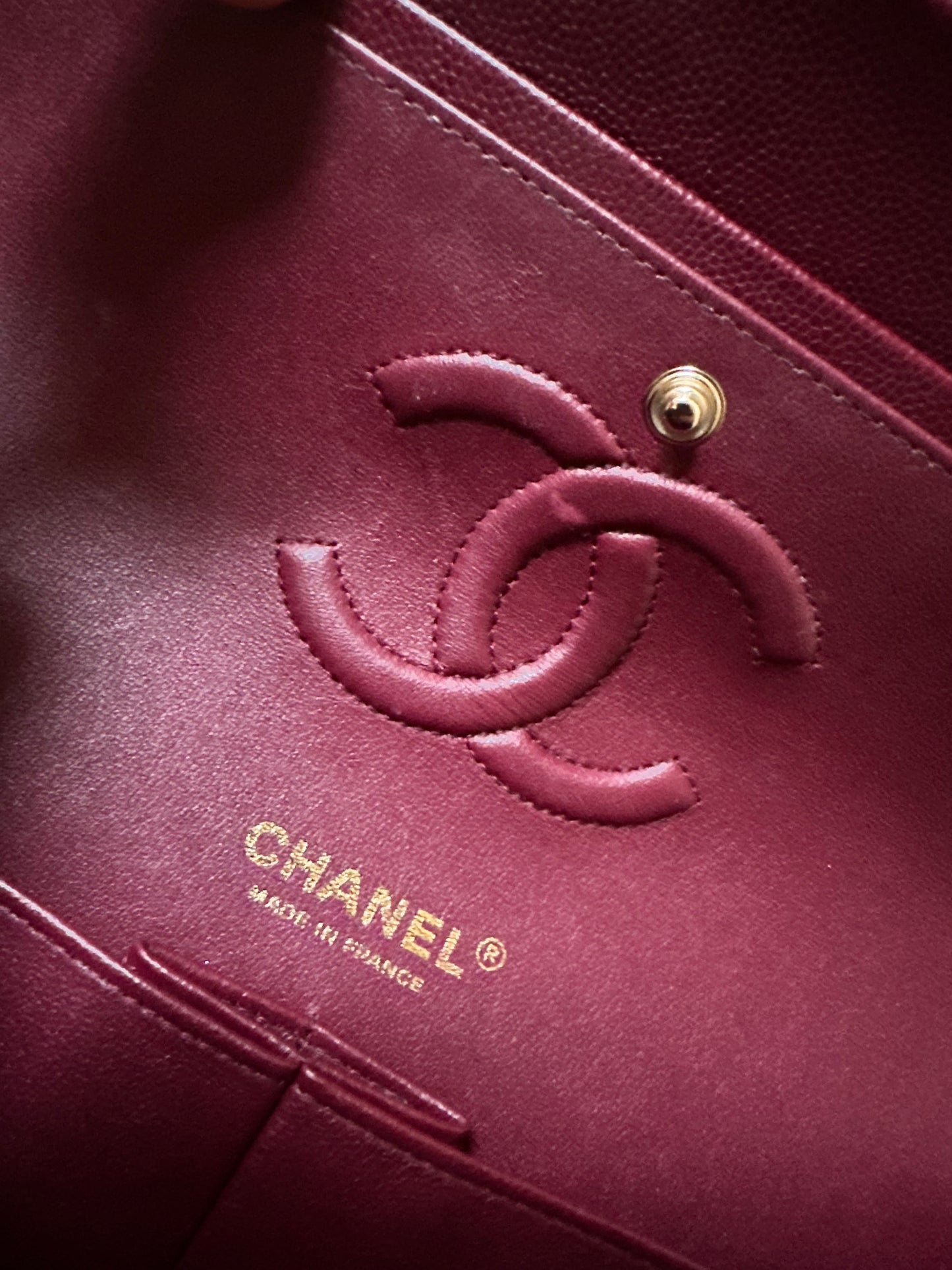 Chanel medium classic flap caviar 2023