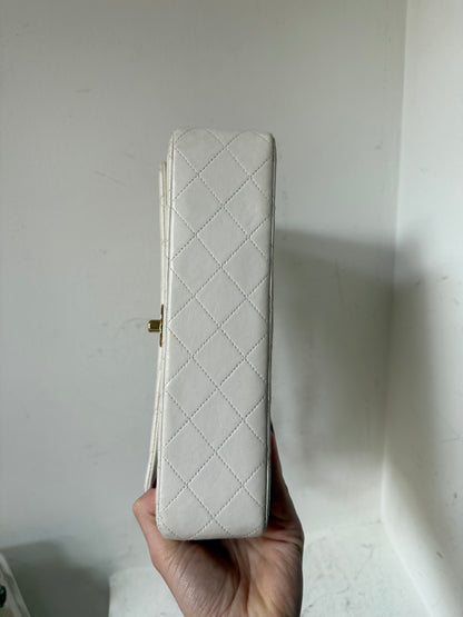 Chanel medium flapbag (2002-2003)