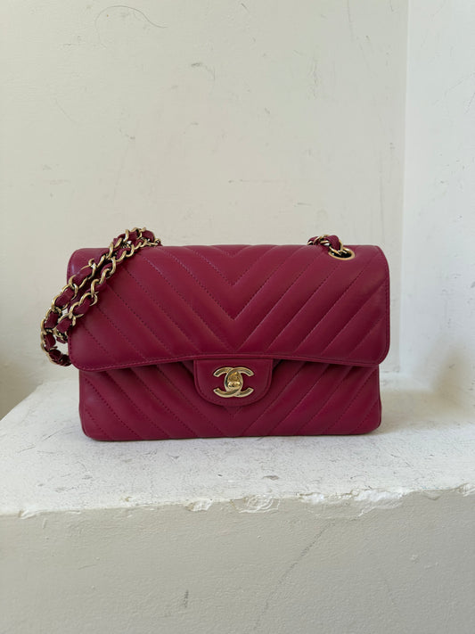 Chanel v-stitch small classic flap 2019