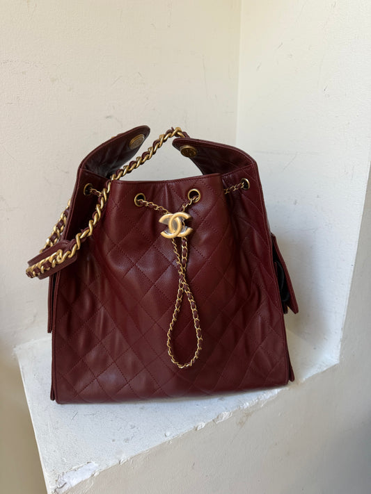 Chanel caviar medium red 25 handbag