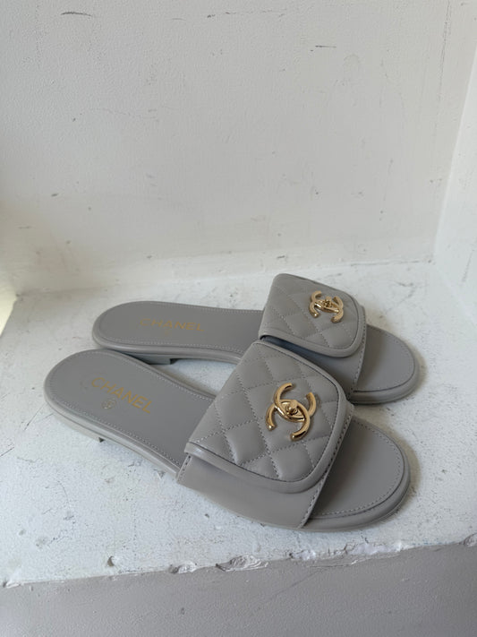 Chanel light grey slipper size 40