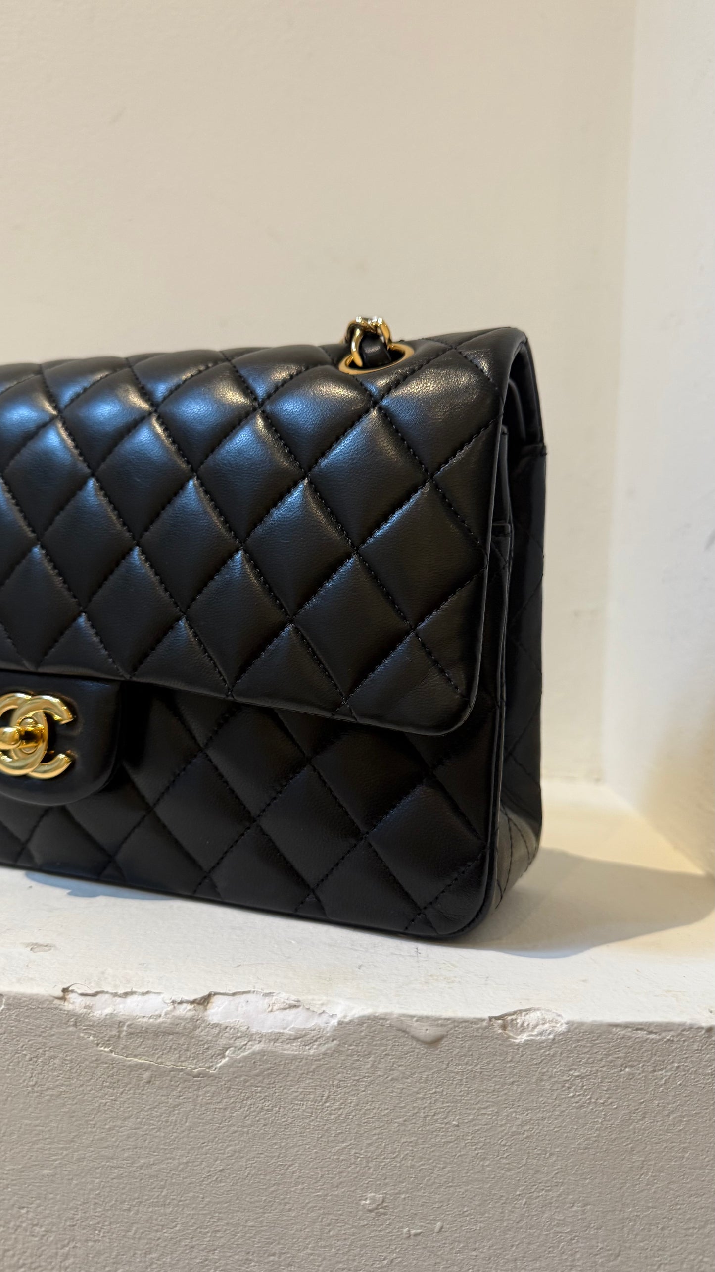 Medium Chanel lambskin 16 series (2012) full set no invoice