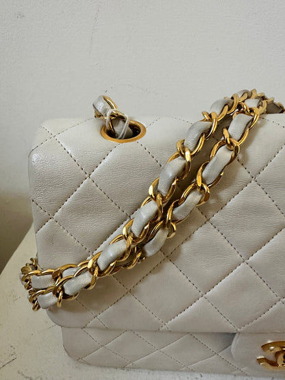 Chanel ecru medium classic flap vintage