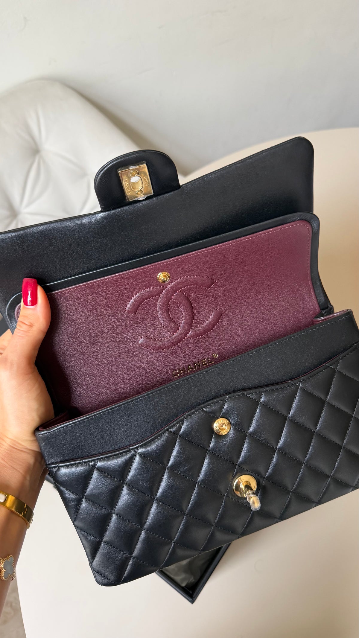 Chanel medium lambskin classic flapbag 2023 full set with invoice from Paris