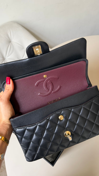 Chanel medium lambskin classic flapbag 2023 full set with invoice from Paris