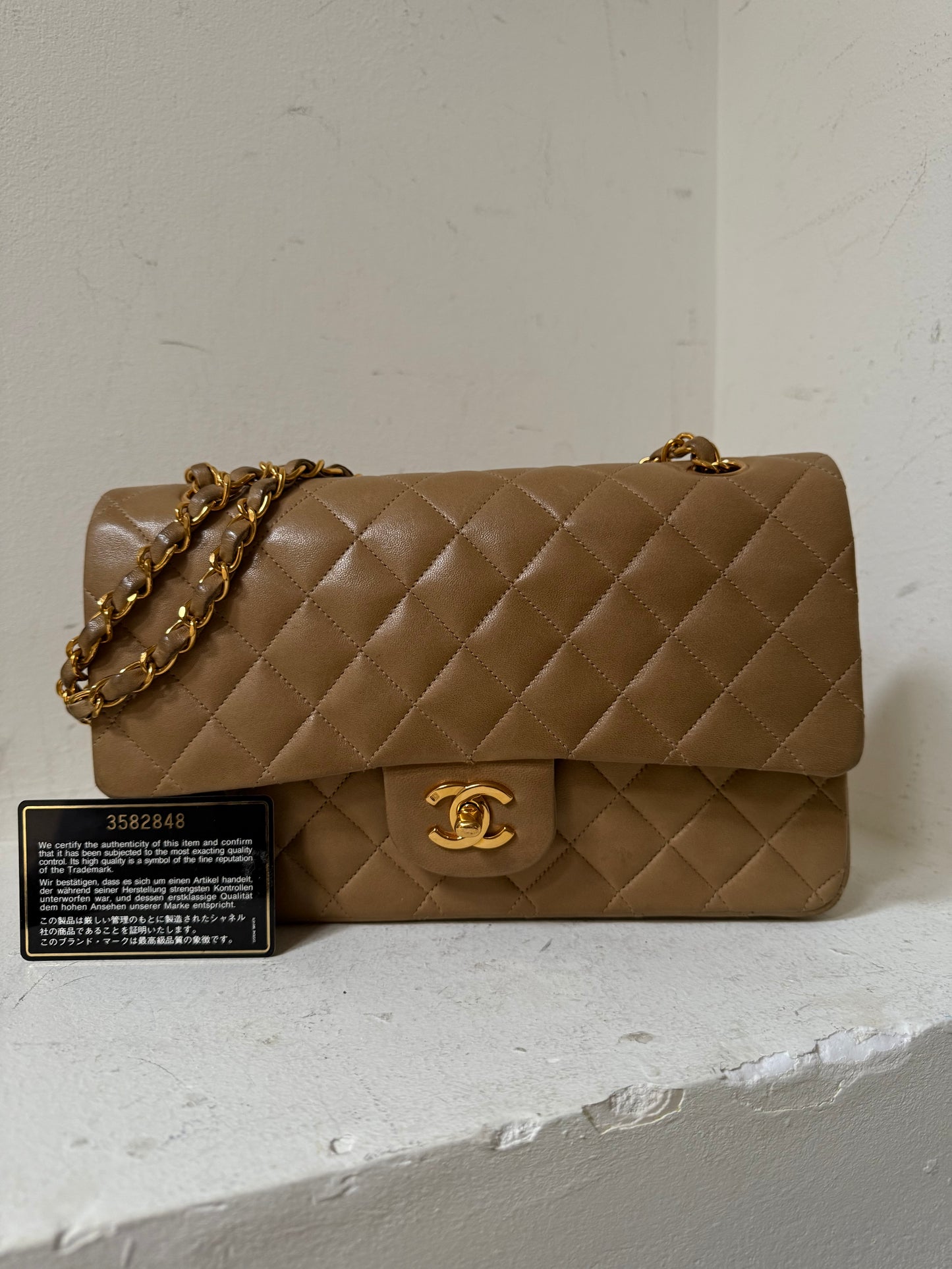 Chanel vintage medium flapbag 3 series (1996-1997)