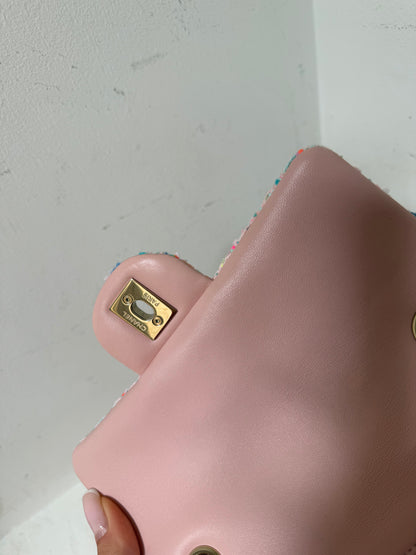 Chanel mini flapbag in tweed 2024