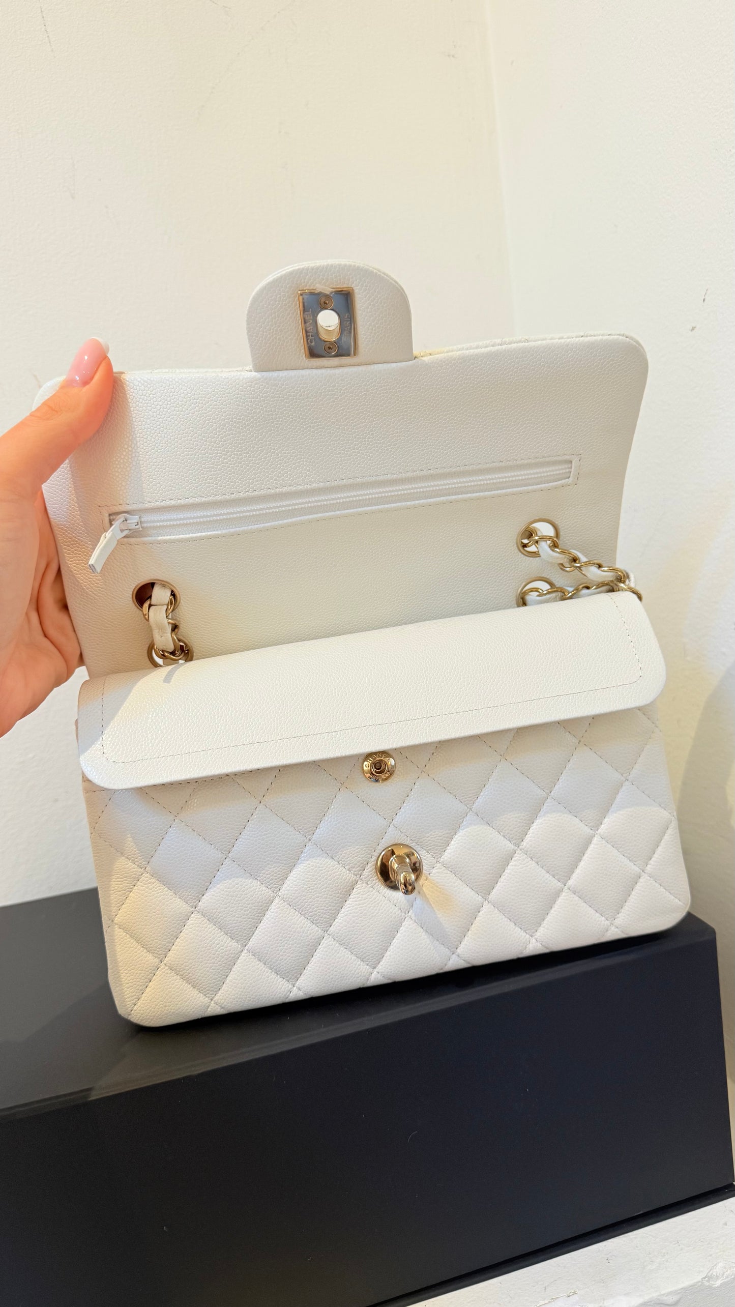 Chanel small white caviar double flapbag chip like new