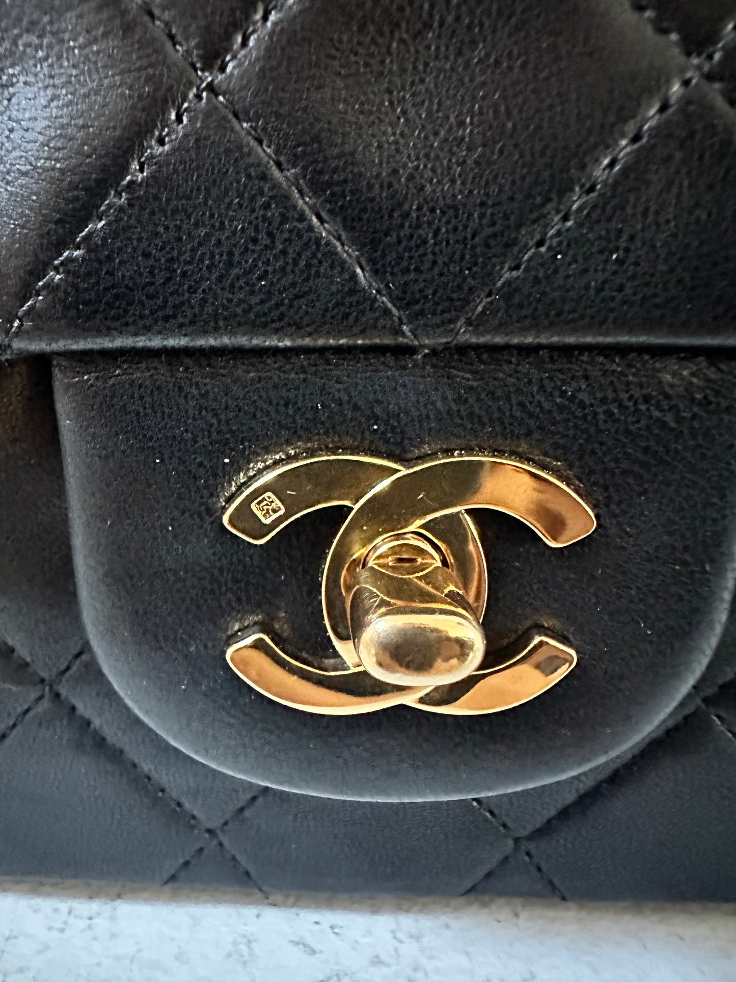 Chanel medium classic flap black