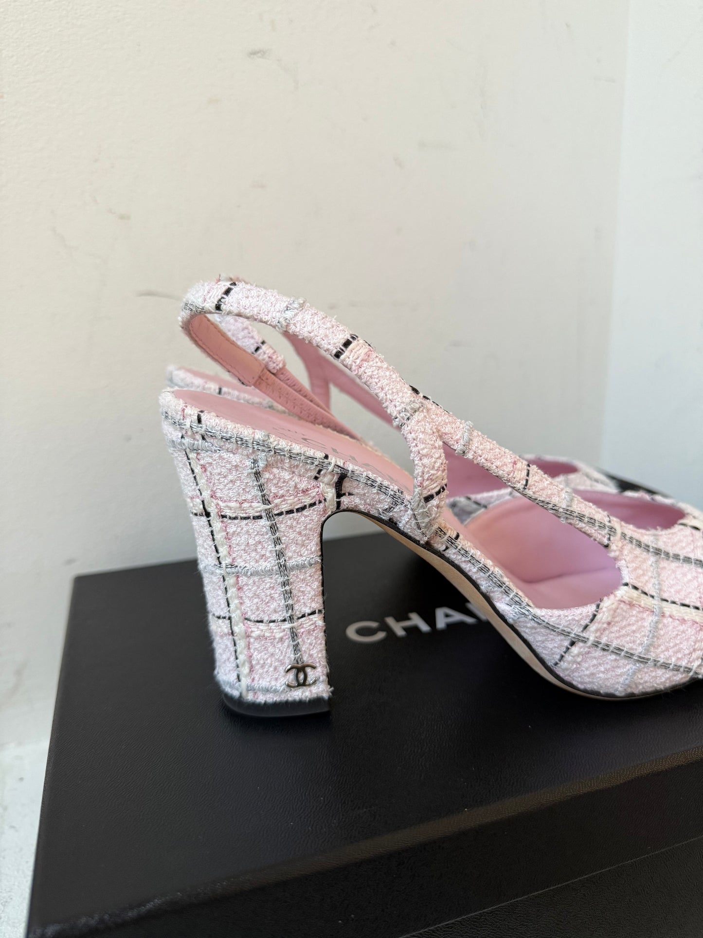 Chanel pink slingbacks 39.5