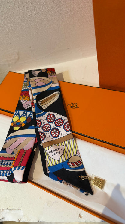 Limited edition twilly with charm