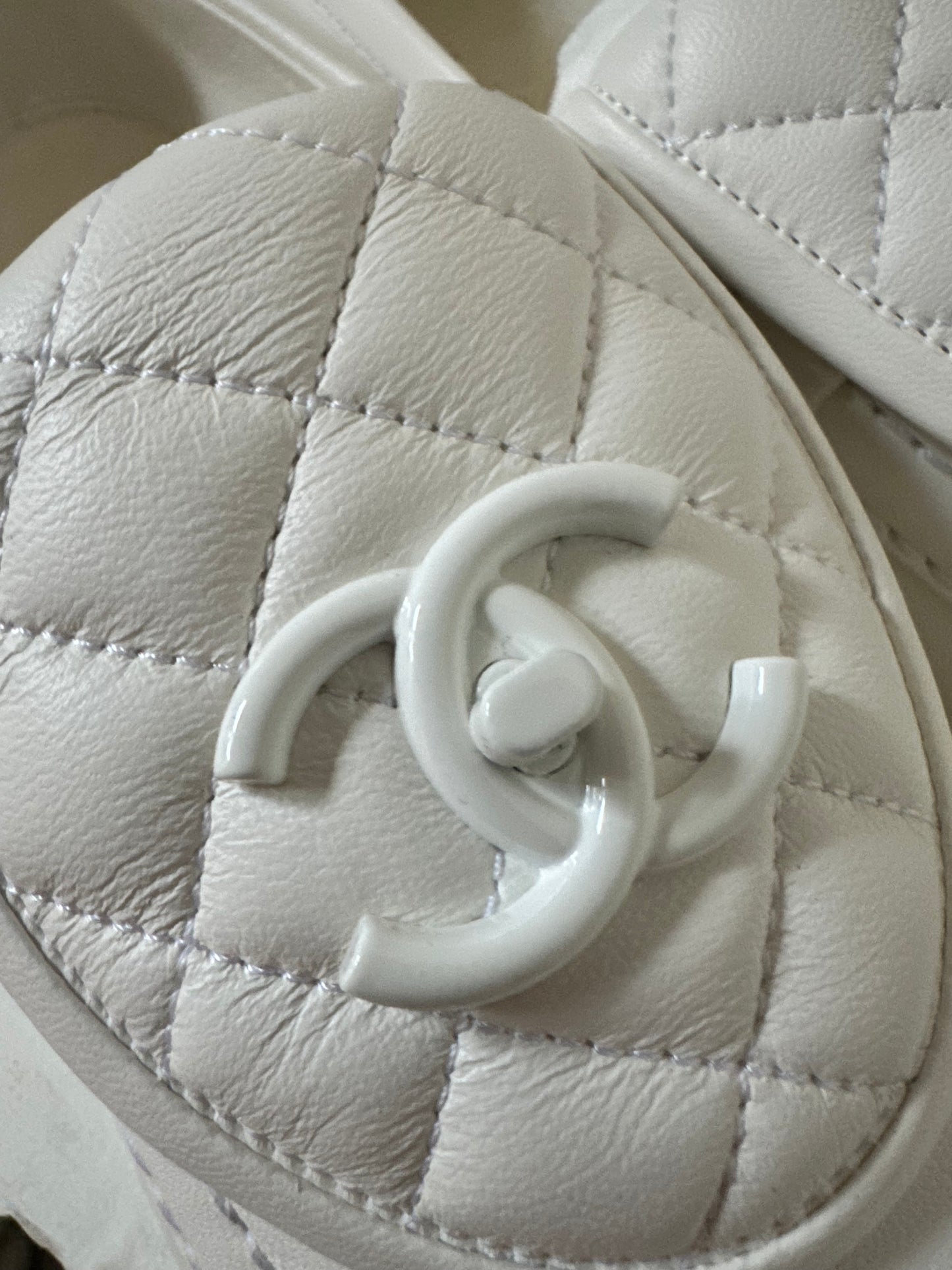 Chanel white on white mocassin 39.5