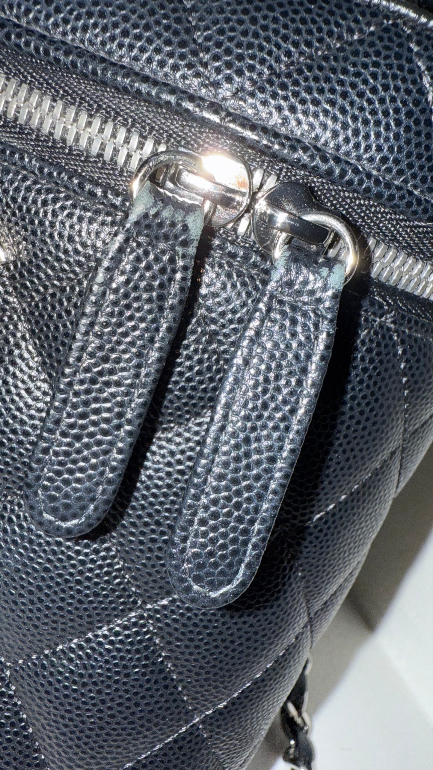 Chanel vanity case bag caviar with chip