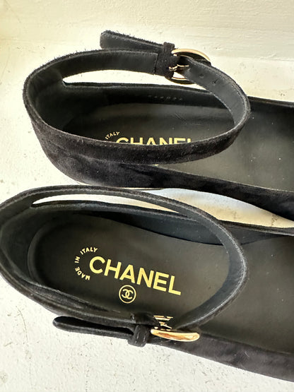 Chanel Mary Jane size 38