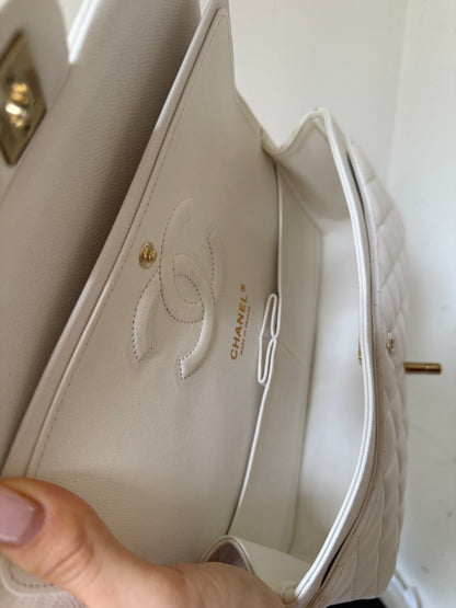 Chanel medium caviar flapbag 2023