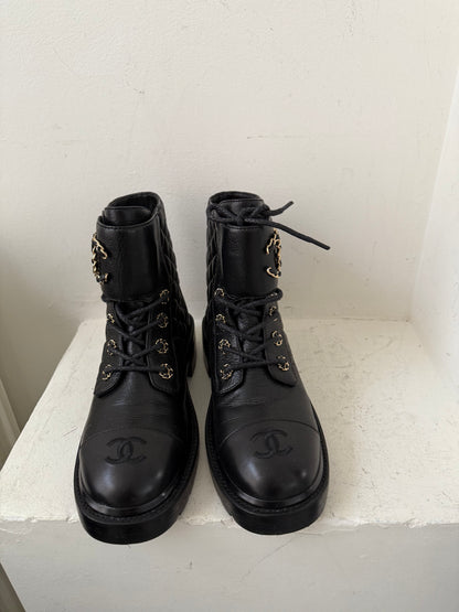 Chanel boots maat 39 worn once