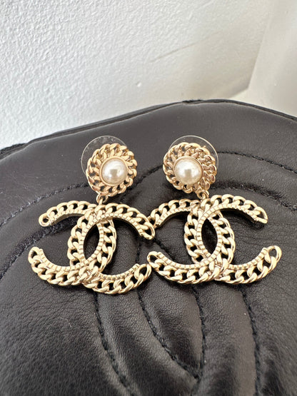 Chanel CC earrings
